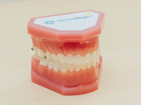 インビザライン・ジャパン株式会社製マウスピース型歯科矯正装置